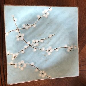 Decorative floral plate